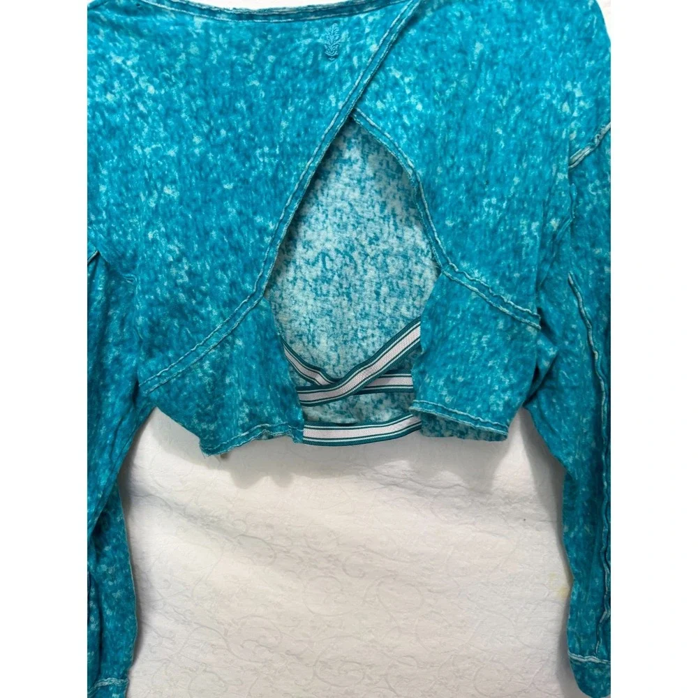 Free People Movement Size Small Turquoise Tie Dye Cropped Yoga T-Shirt